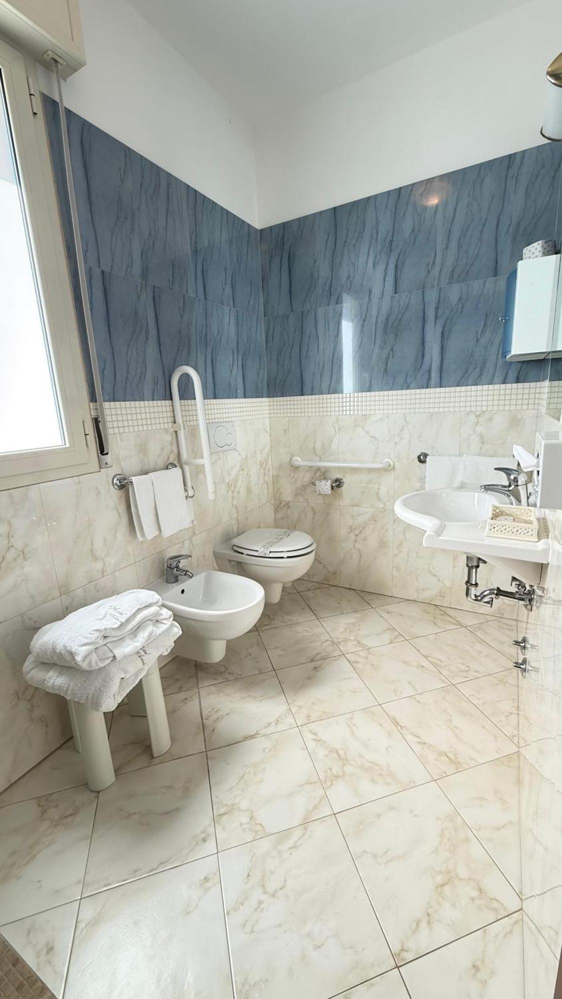 Hotel Ariella Milano Marittima Eksteriør billede