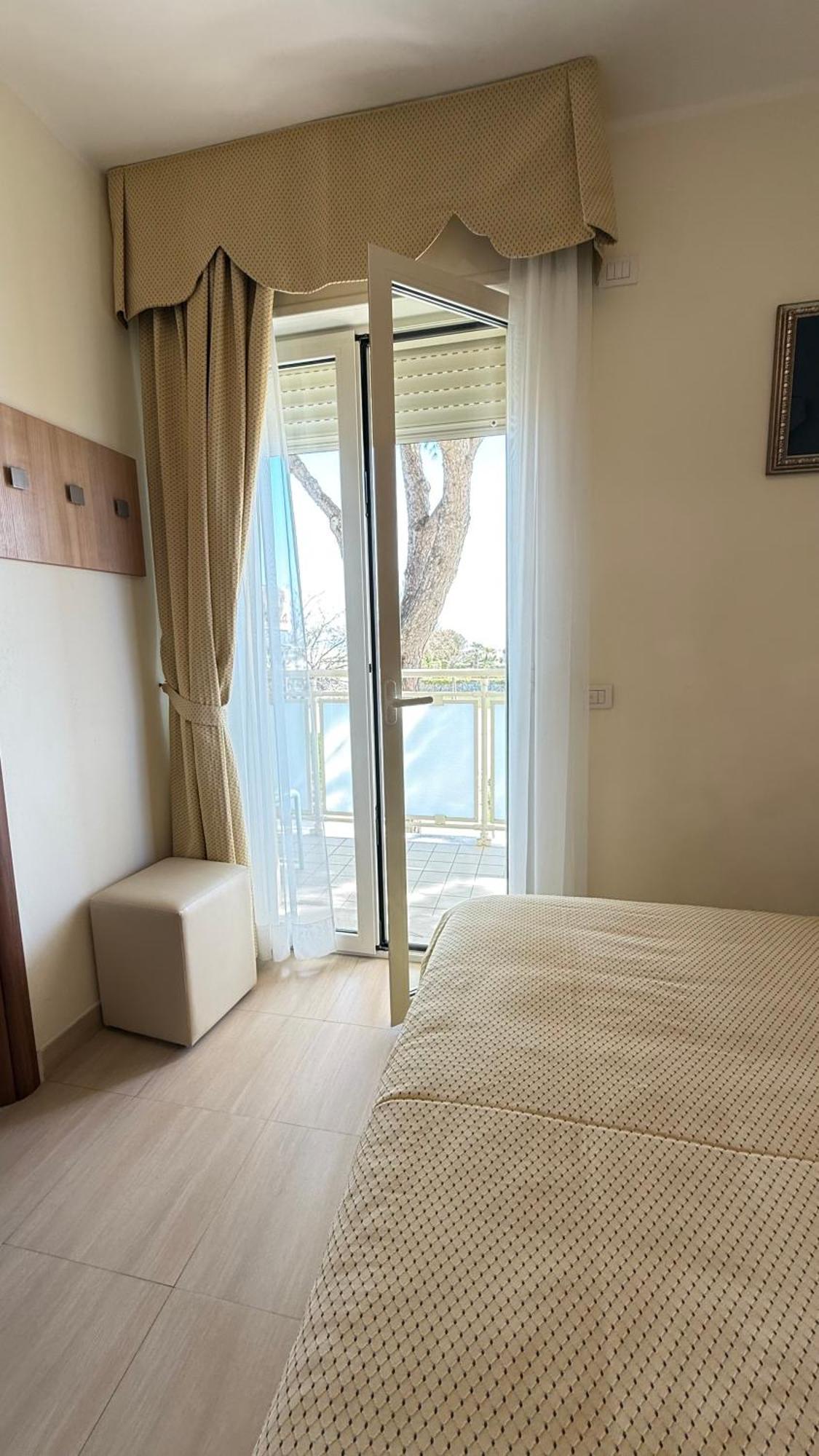 Hotel Ariella Milano Marittima Eksteriør billede